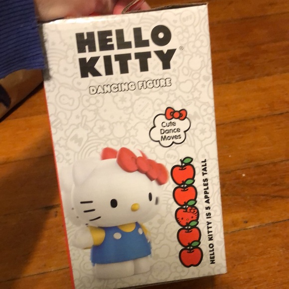NIB Hello Kitty that dances and talks - Picture 4 of 5